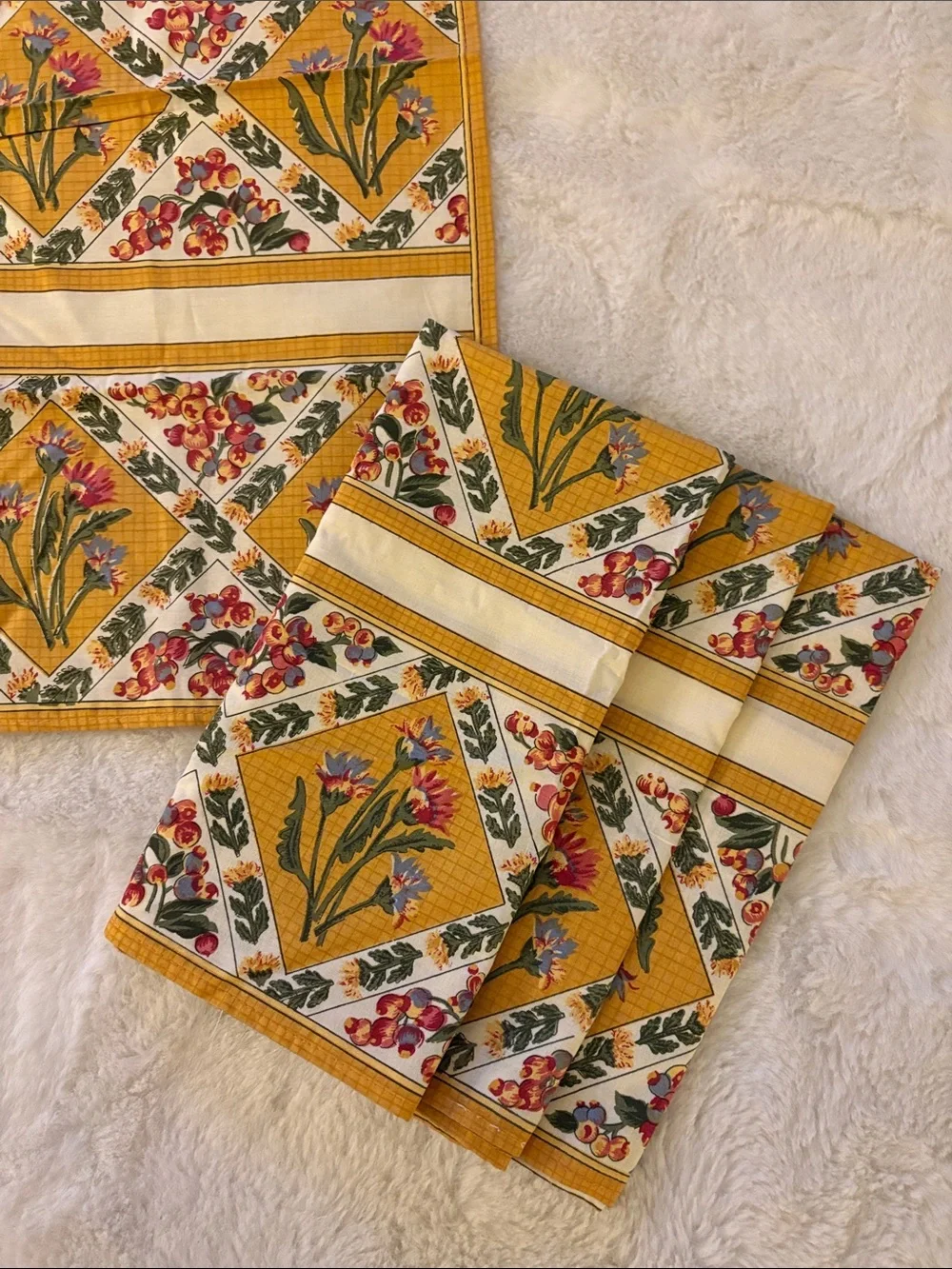 April Cornell French Provenance Floral Napkins Color: Mustard/Red/Green Set of 4